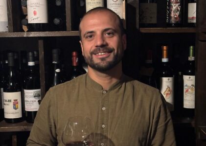 Tra miti e leggende, la storia di Daniele Briola, il Sommelier che incanta i Campi Flegrei